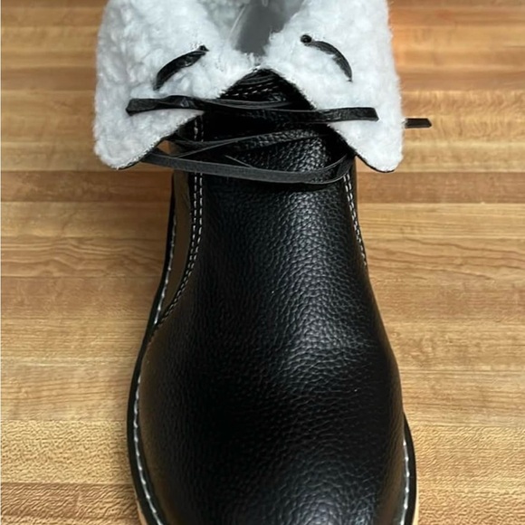 Cozy Black Vegan Leather Winter Boots NEW - Picture 4 of 5